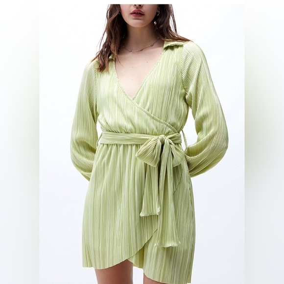 Fun green dress by Peppermayo - Picture 2 of 2